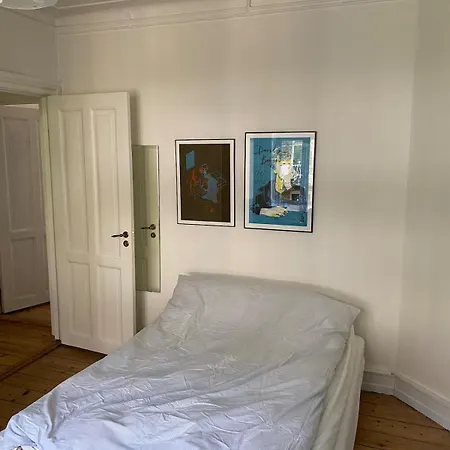 Cozy In Frederiksberg, 아파트 코펜하겐